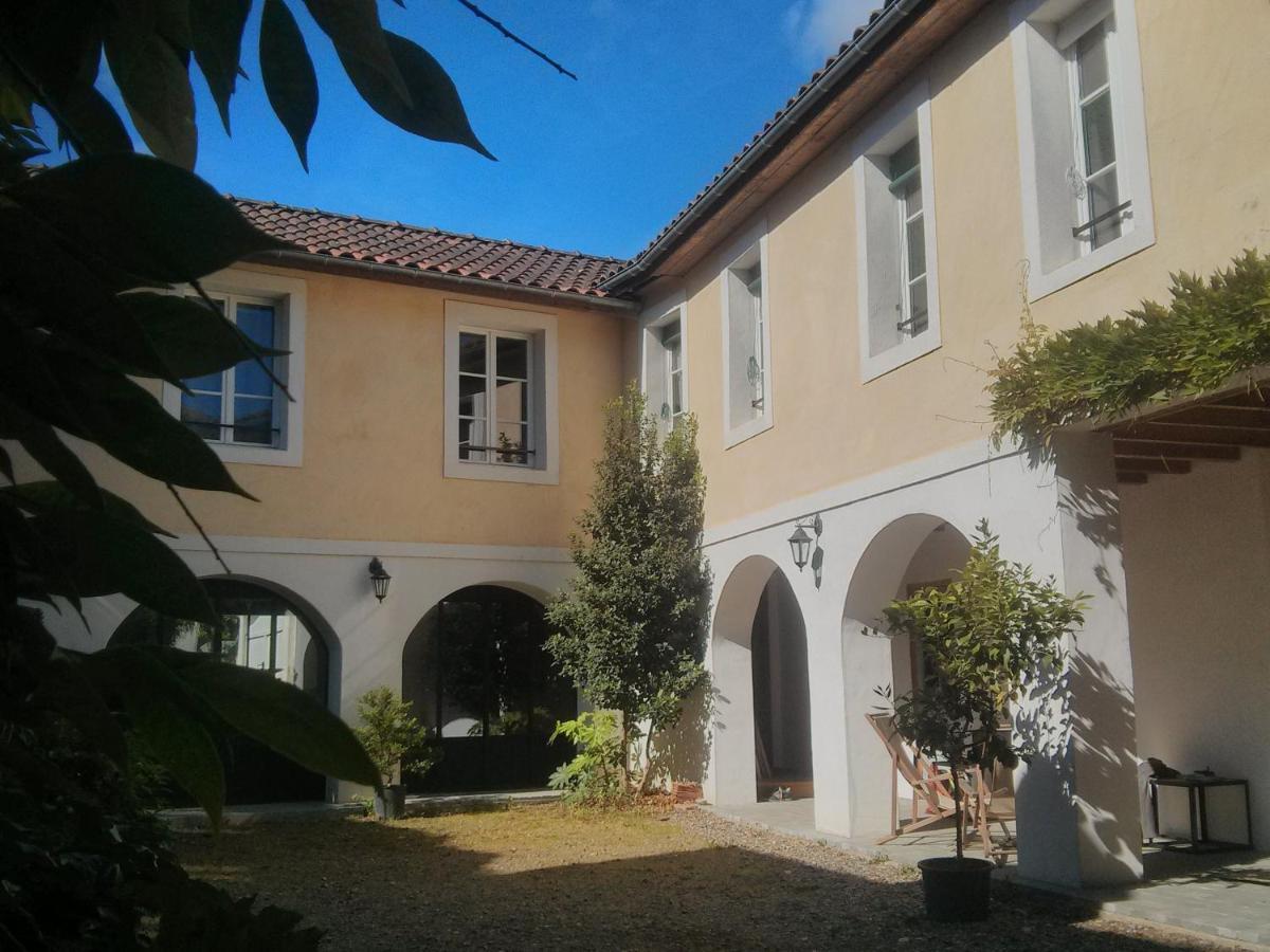 De L'Autre Cote Bed & Breakfast Garlin Ngoại thất bức ảnh